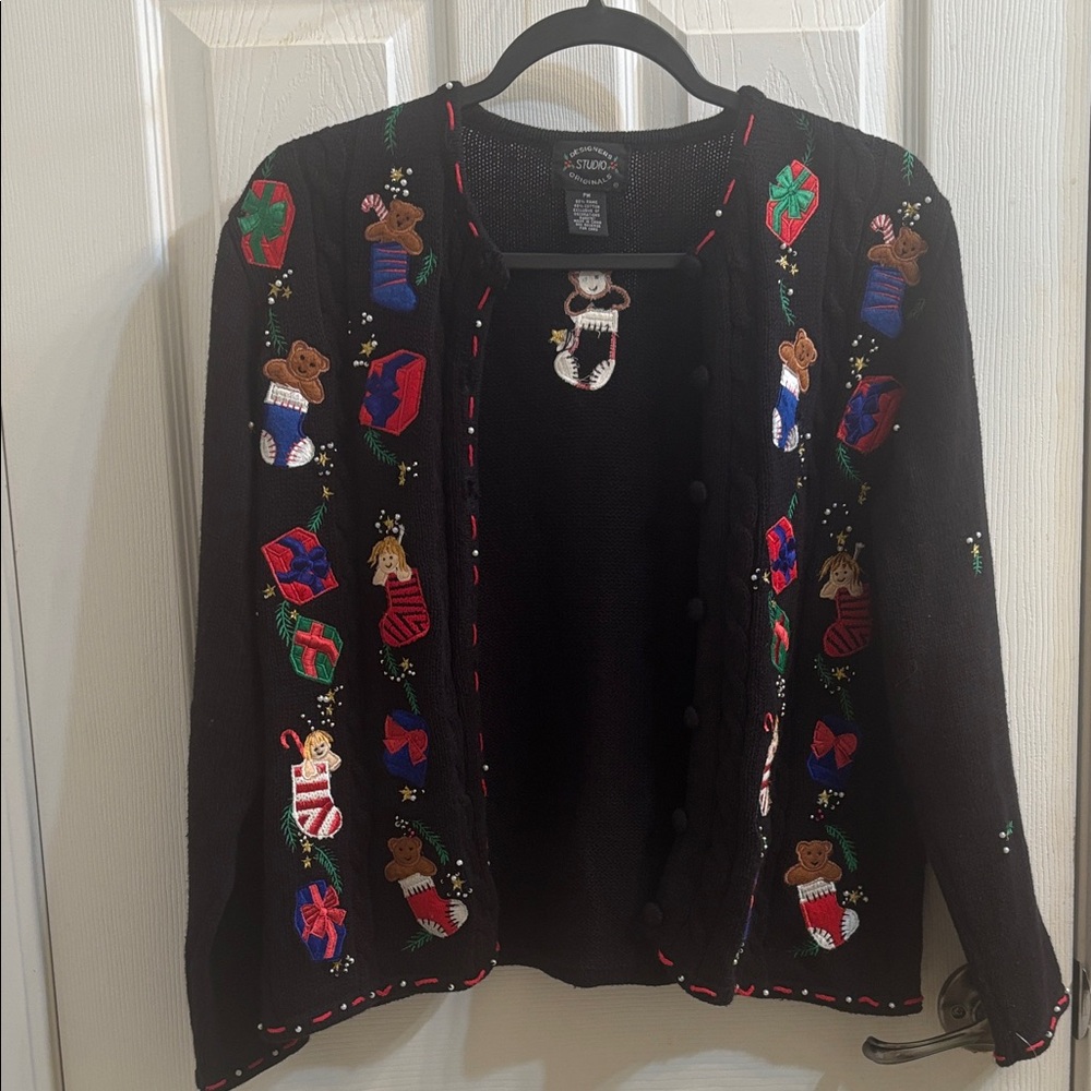 Vintage Festive Sweater with Holiday Embroidery. In Pristine Condition.